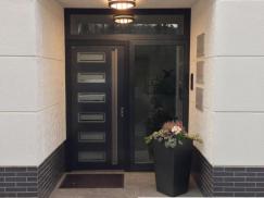 Haustür mit Seitenteil und Oberlicht