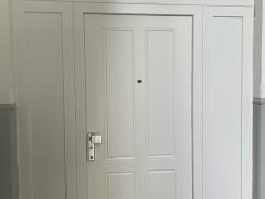 Wohnungseingangstür im Altbau