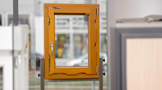 Einbruchschutz Musterfenster aus Holz Ausstellung Osterhold in Essen