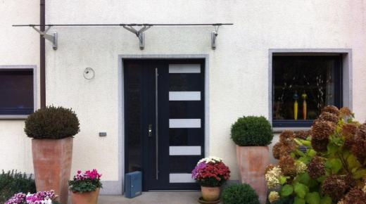 Haustür, Vordach und Fenster in Gladbeck