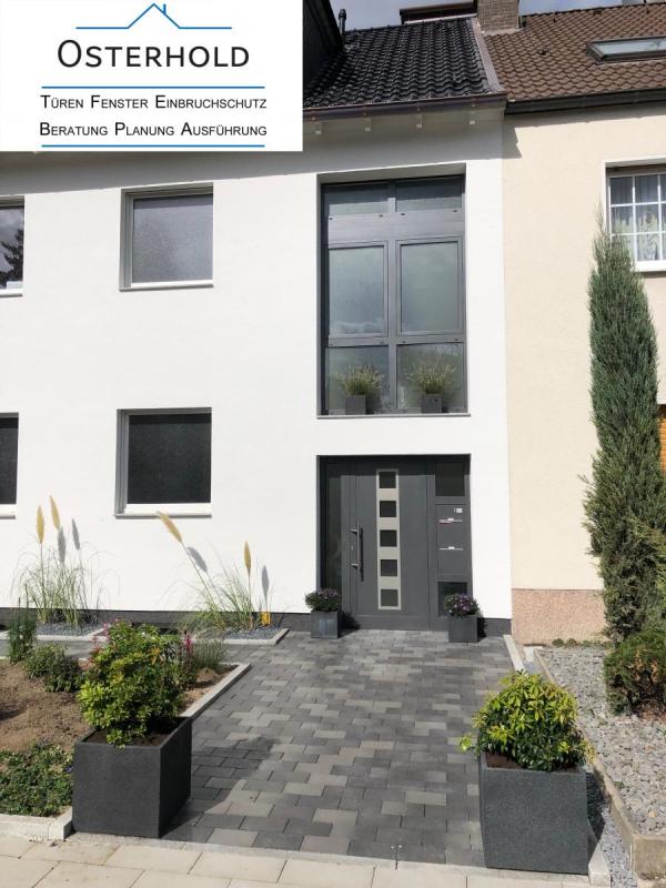 Haustür und Treppenhausverglasung
