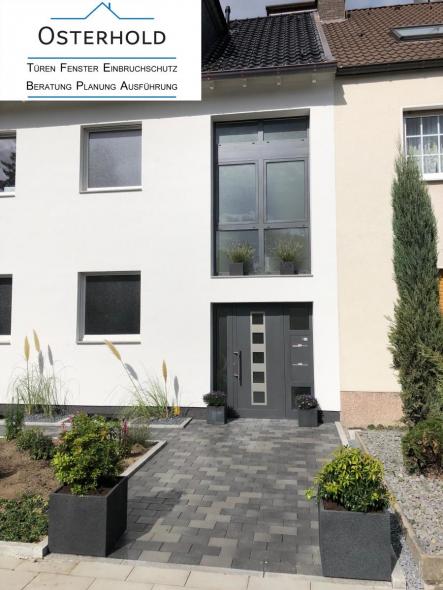 Haustür und Treppenhausverglasung