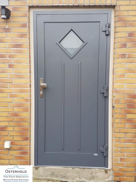 außenaufgehende Haustür