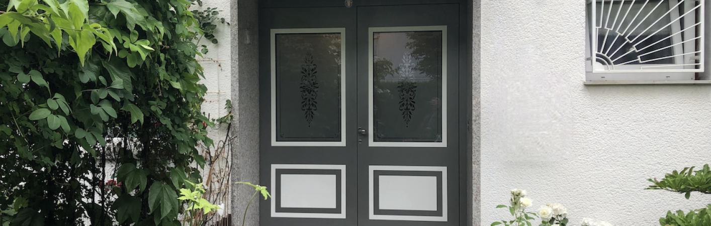 Aluminium-Haustür mit Seitenteil